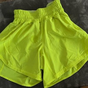 Lululemon track that shorts